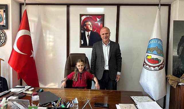 Balaban İlkokulu Öğrencisi Aysima Uğurlu, başkanlık koltuğuna oturdu