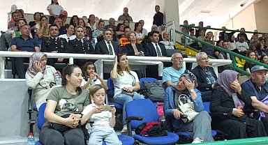 Balıkesir'de Çocuk Sporları Şenliği ödül töreni ile sona erdi