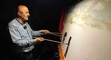 Balıkesir'de Hacivat-Karagöz canlı sinema etkinliği