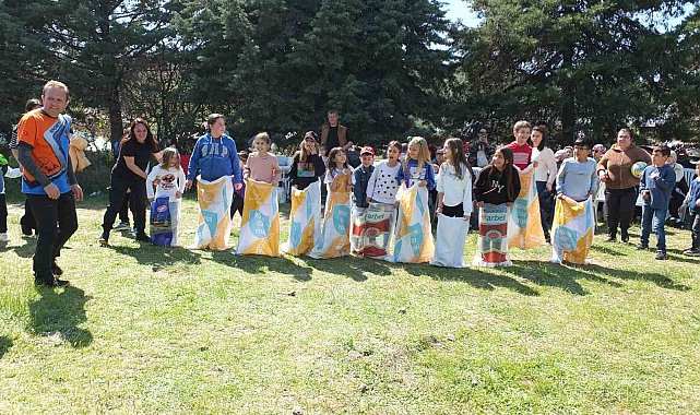 Balıkesir'de köyde bahar şenliği yapıldı