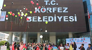 Balonlar Filistinli çocuklar için uçuruldu