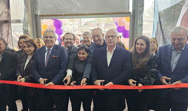 Bandırma Belediyesi 3. Kadın El Emeği Festivali'ne görkemli açılış