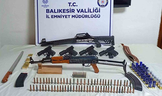 Bandırma'da operasyonda kalaşnikof ele geçirildi