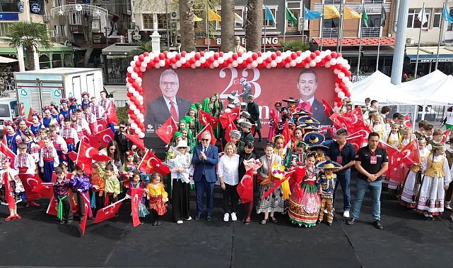 Bandırma'da Uluslararası Çocuk Festivali renkli görüntülere sahne oldu