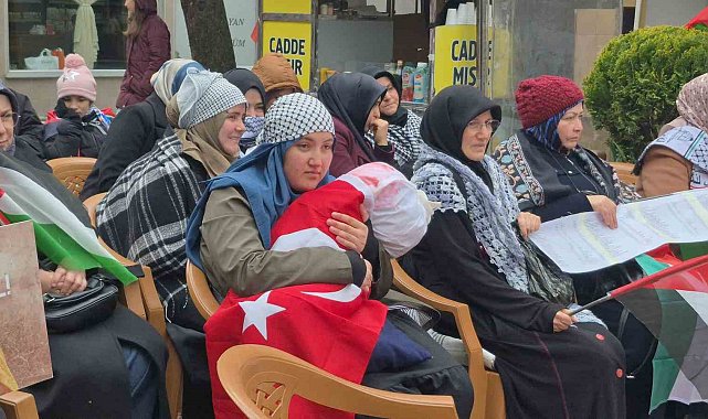 Bartın'da kanlı kefenle İsrail protestosu
