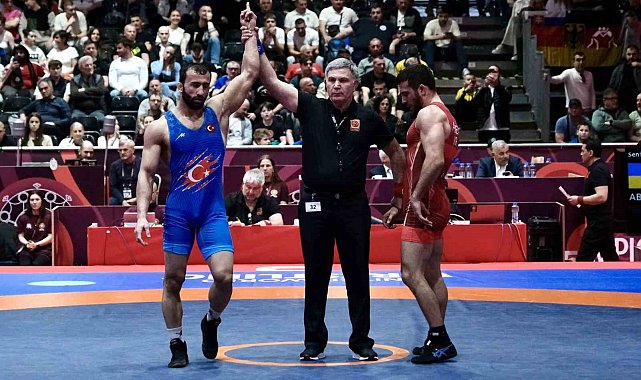 BARÜ'lü milli güreşçi Burhan Akbudak, Avrupa üçüncüsü oldu