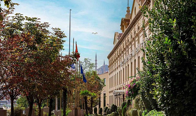 Başarılı gençlere İstanbul'da kapsamlı eğitim bursu