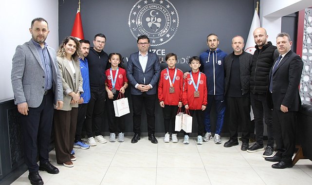 Başarılı sporcular ödüllendirildi