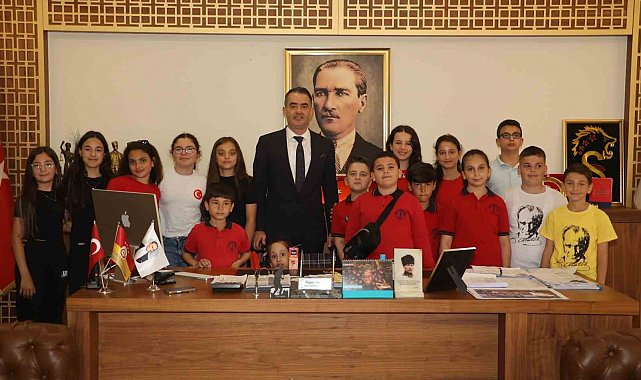 Başkan Arıcı makamını çocuklara emanet etti