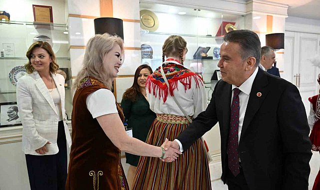 Başkan Böcek: "Dünya çocuklarını Antalya'da buluşturmaya devam edeceğiz"