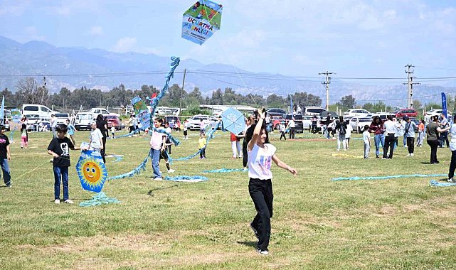 Başkan Çerçioğlu, çocukları Uçurtma Şenliği'nde buluşturdu