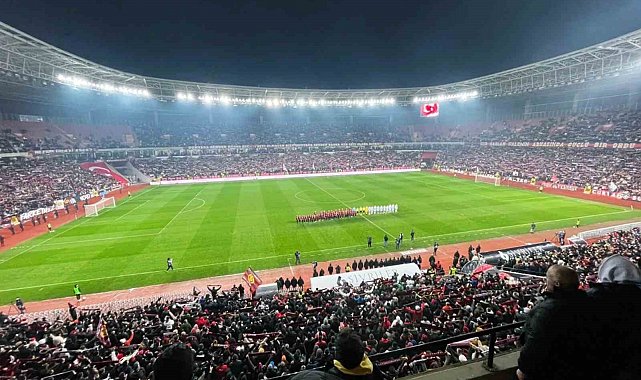 Başkan Gürhan Albayrak, "Esnafını, taraftarını ve Eskişehir'i düşünen birileri var bu şehirde"