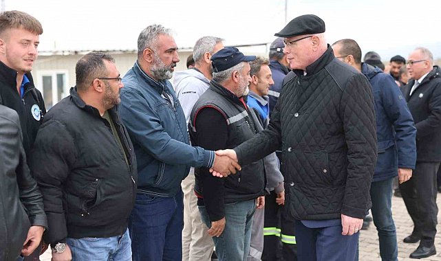 Başkan Kurt, belediye personeliyle bayramlaştı