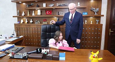 Başkan Kurt makamını çocuklara emanet etti