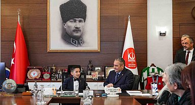 Başkan Özarslan, 23 Nisan'da makamını Ömer'e devretti