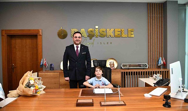 Başkan Özlü, koltuğunu Abdullah'a devretti