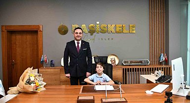 Başkan Özlü, koltuğunu Abdullah'a devretti