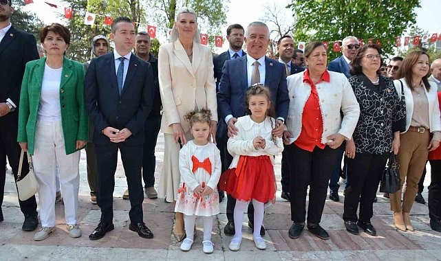 Başkan Subaşı, CHP'den alternatif çelenk sunma törenine katıldı