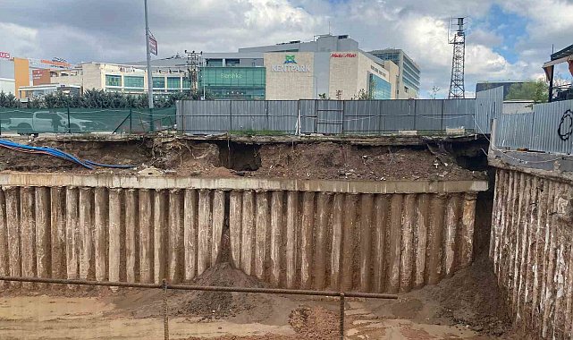 Başkent'te yağmurlardan sonra oluşan göçük korkuttu