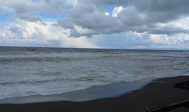 Batı Karadeniz'de fırtına etkili oluyor