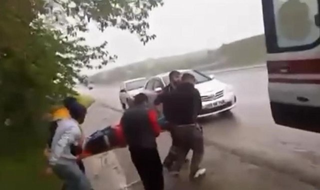 Batman'da araç şarampole yuvarlandı: 3 yaralı