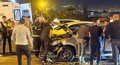 Batman'da iki otomobil çarpıştı: 4 kişi yaralandı