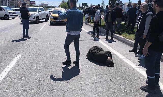 Batman'da otomobil yayalara çarptı: 2 yaralı