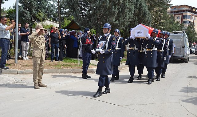Batman'da silahının kazara ateş alması ile ağır yaralanan uzman çavuş şehit oldu