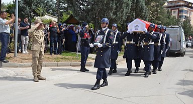 Batman'da silahının kazara ateş alması ile ağır yaralanan uzman çavuş şehit oldu