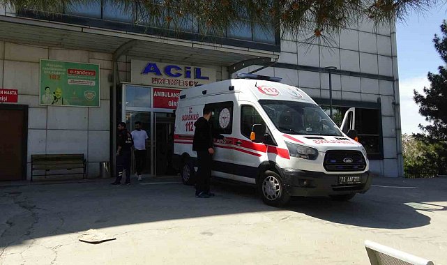 Batman'da virajı alamayan otomobil yoldan çıktı: 5 yaralı