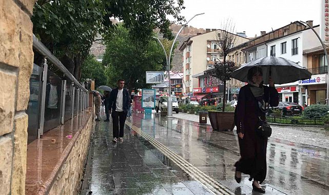 Bayburt için gök gürültülü sağanak yağış uyarısı yapıldı