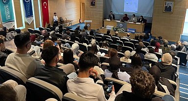 Bayburt'ta ilaç atıklarının geri dönüştürülmesi konulu panel düzenlendi