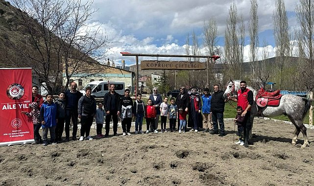 Bayburt'ta şehit yakınları için at binme ve ok atma etkinliği düzenlendi