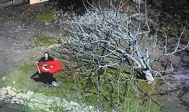 Bayrak sevgisi gökyüzüne yansıdı