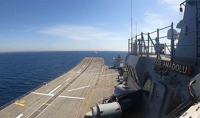 Bayraktar TB3 SİHA gemi testlerini başarıyla sürdürüyor