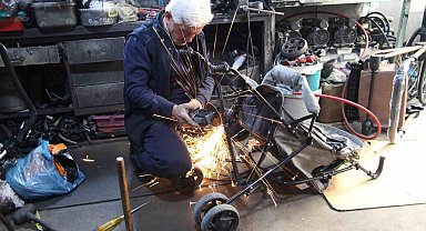 Bebek arabalarını atılmaktan kurtarıyor