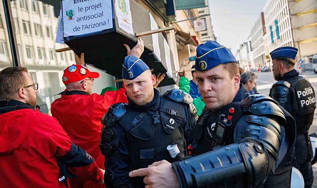Belçika'da genel grev ulaşımı felç etti