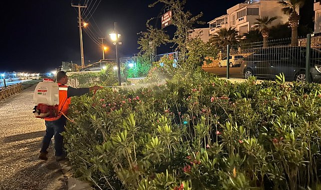 Belediye ekiplerinden gece mesaisi