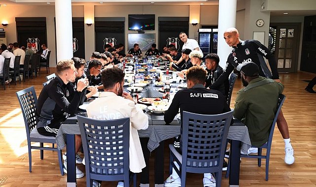 Beşiktaş Başkanı Serdal Adalı, Futbol A Takımı ile buluştu