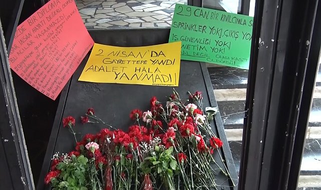 Beşiktaş'taki yangında hayatını kaybeden 29 kişi anıldı