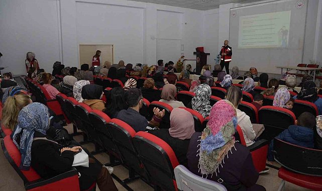 Besni'de aile yılı eğitim ve bilgilendirme programı düzenlendi