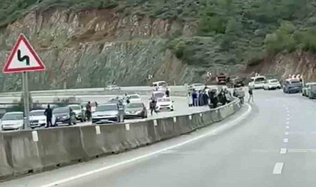 Beton bariyerlere çarpan motosiklet sürücüsü hayatını kaybetti