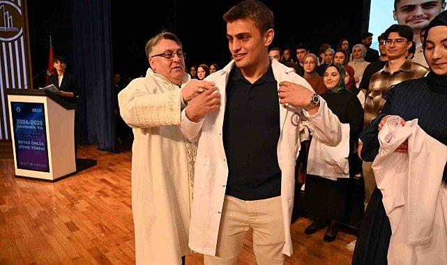 BEUN'da Eczacılık Fakültesi beyaz önlük giyme töreni heyecanı yaşandı