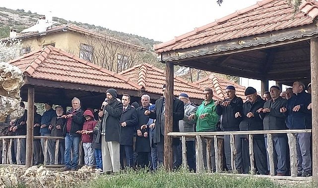 Beyşehir ve Hüyük'te çiftçiler yağmur duasına çıktı