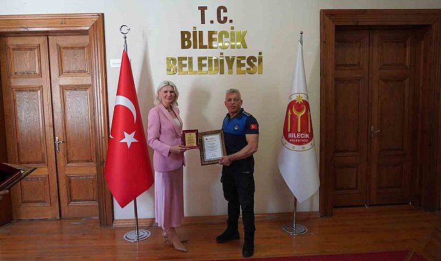 Bilecik'te başarılı operasyona imza atan zabıtalara teşekkür plaketi verildi