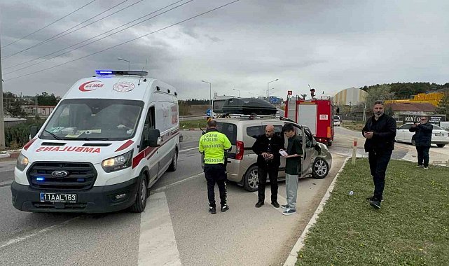 Bilecik'te kamyonet ile otomobil çarpıştı: 7 yaralı