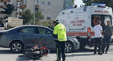 Bilecik'te motosiklet ile otomobil çarpıştı, 1 kişi yaralandı