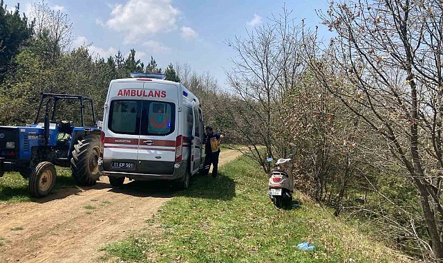 Bilecik'te motosikletin devrilmesi sonucu meydana gelen trafik kazasında 2 kişi yaralandı