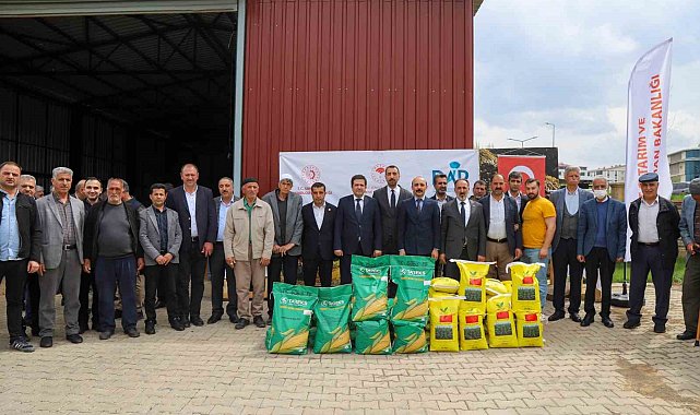 Bingöl'de çiftçilere yüzde 70 hibeli yem bitkisi tohumu dağıtıldı