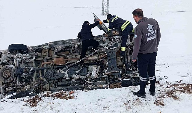 Bingöl'de hasta taşıyan ambulans kaza yaptı: 5 yaralı
